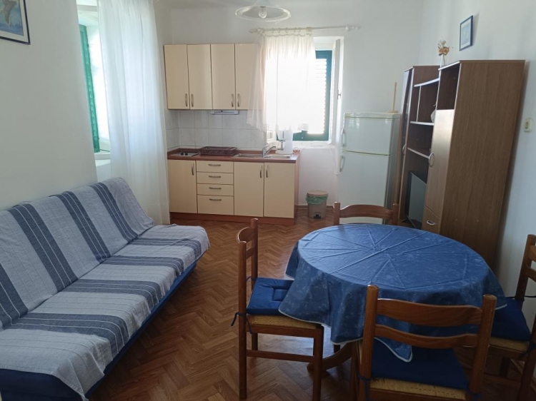 Apartment O. for two directly by the sea: