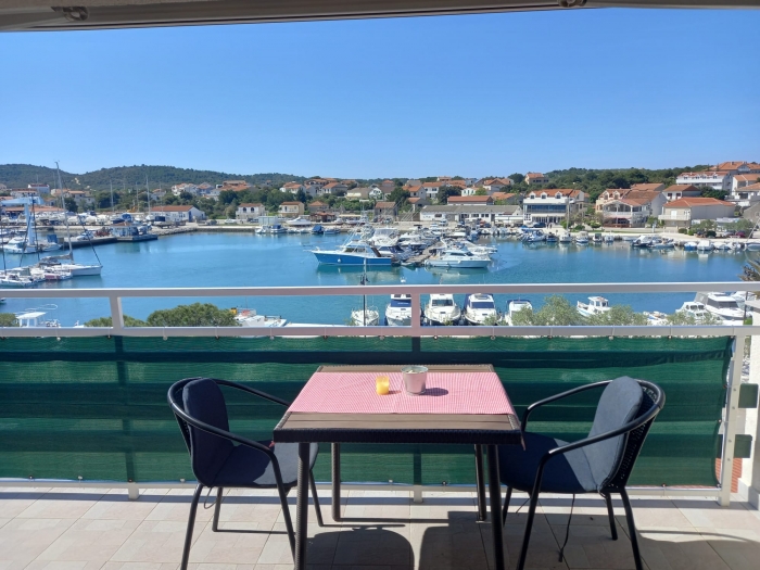 Apartment with view in Center of Jezera for 2 max. 3 Person: