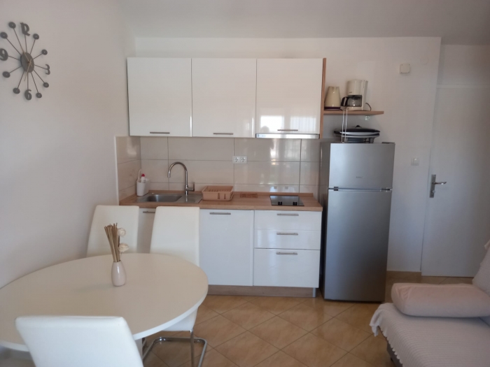 Apartment with view in Center of Jezera for 2 max. 3 Person:
